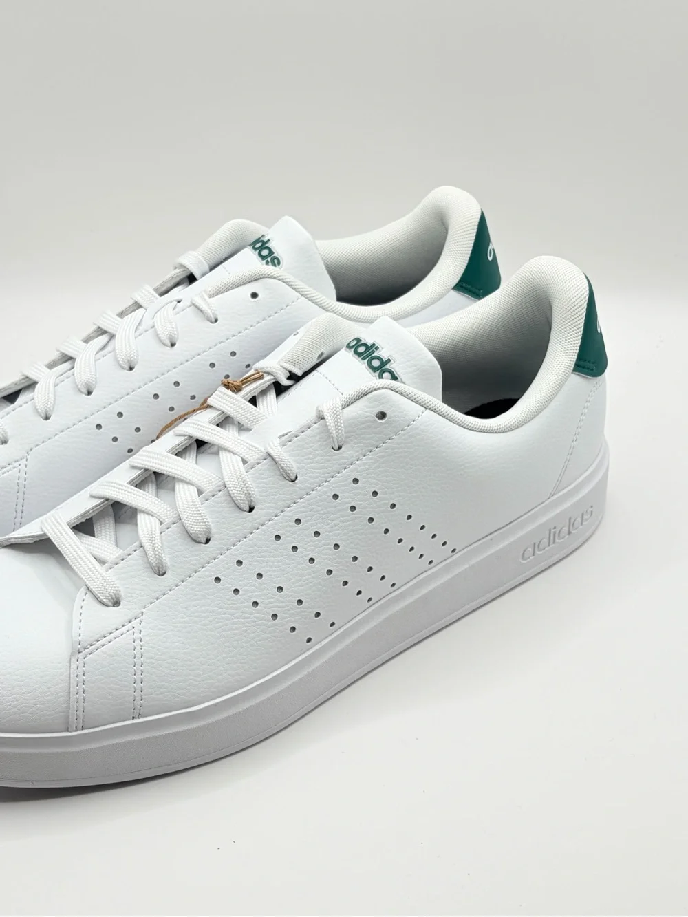 adidas Advantage 2.0 White Casual Sneakers with Green Heel Tab